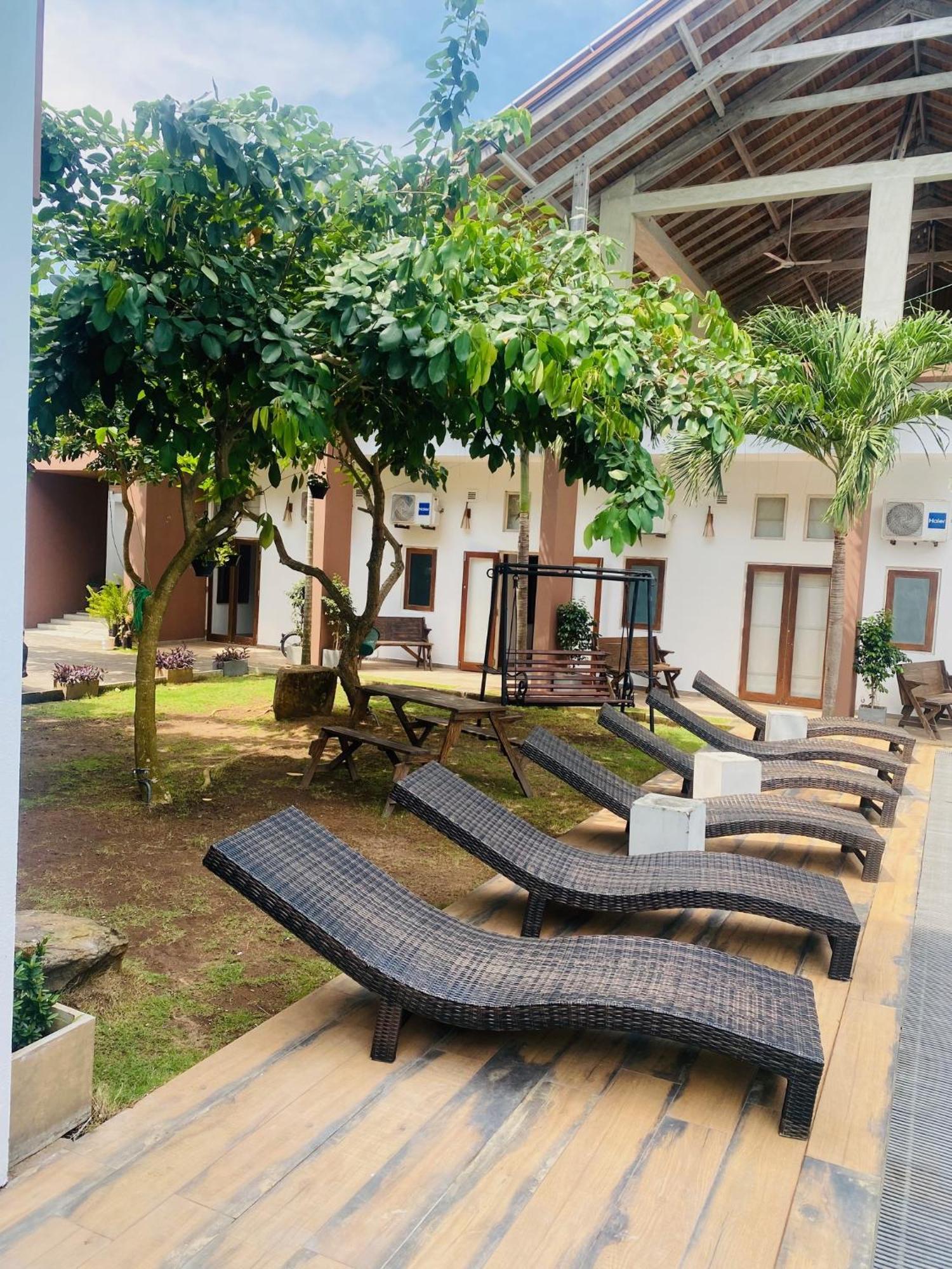 Hotel Cloud 9 Negombo Exterior foto